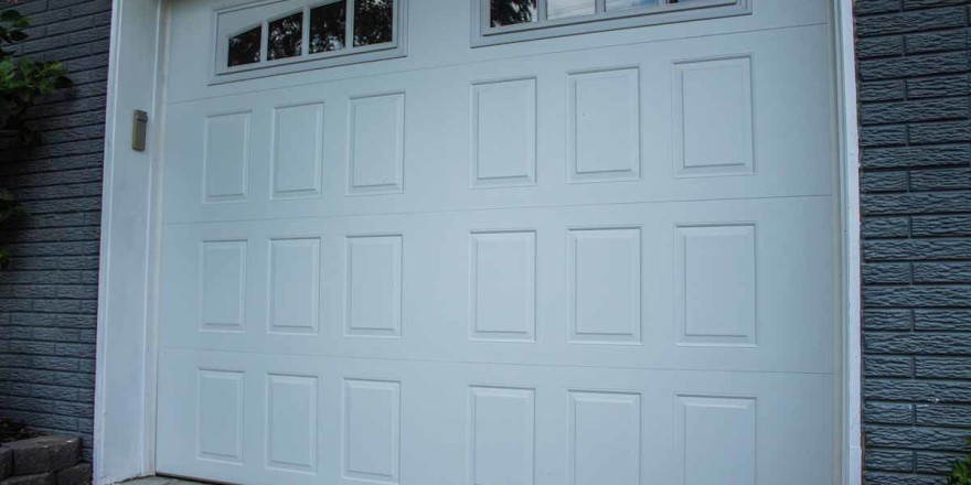 Classic panel garage door